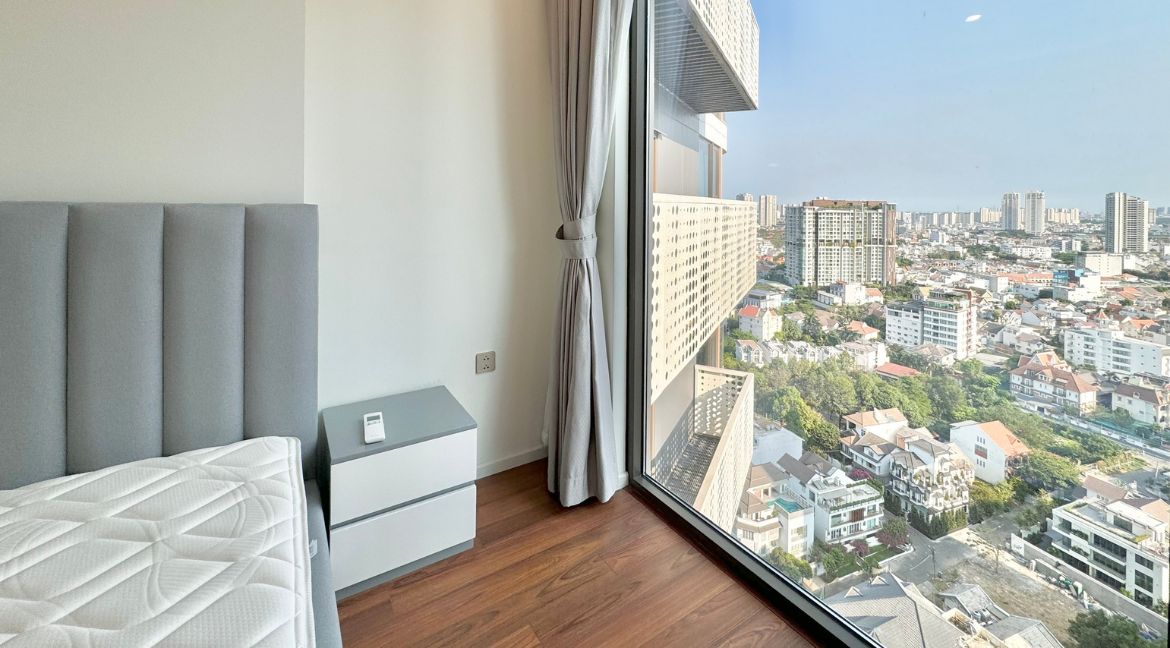 Stylish and Comfortable 1-bedroom apartment with River Views in Thao Dien Green